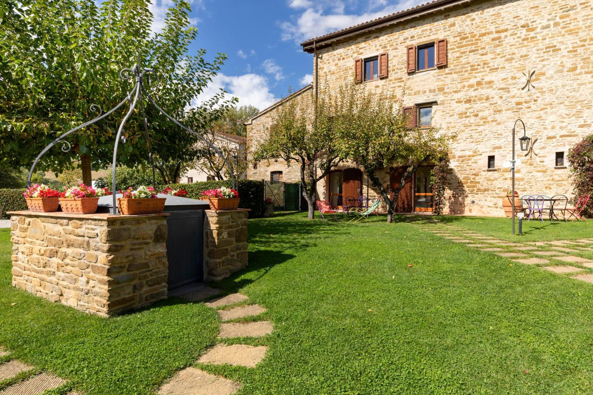 Agriturismo I Gelsi Di Santa Cristina Gubbio Bagian luar foto